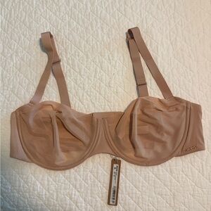 SKIMS Women's Unlined Balconette Underwire Bra